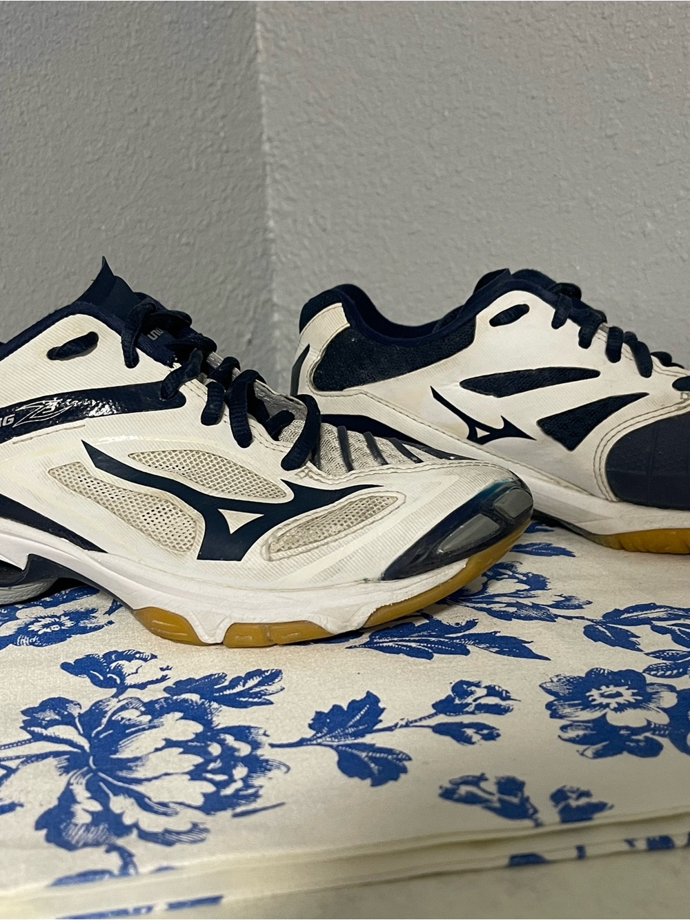 Mizuno Wave Lightning Z3 White and Navy Indoor Court Athletic Shoes